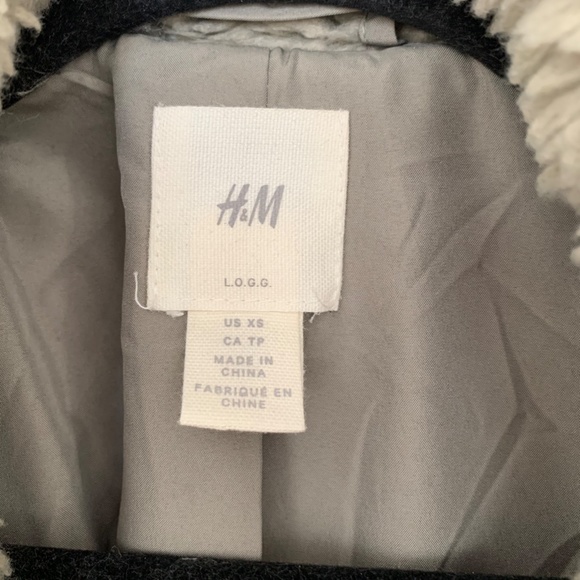 H&M Short Faux Coat - Picture 2 of 3